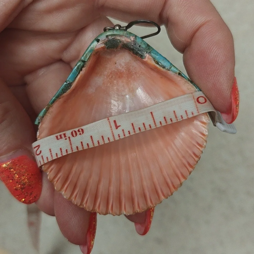 Shell earrings 2 Inches - Picture 8 of 8